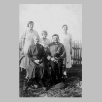 080-0103 Die Familie Mattern.JPG